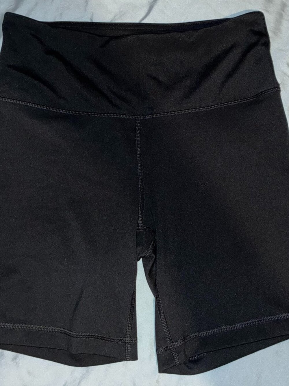 Yogalicious Lux Everyday Black 7-inch Shorts Women's size M with small pocket